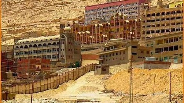 دير السيدة العذراء بجبل اسيوط الشهير ب "درنكة "