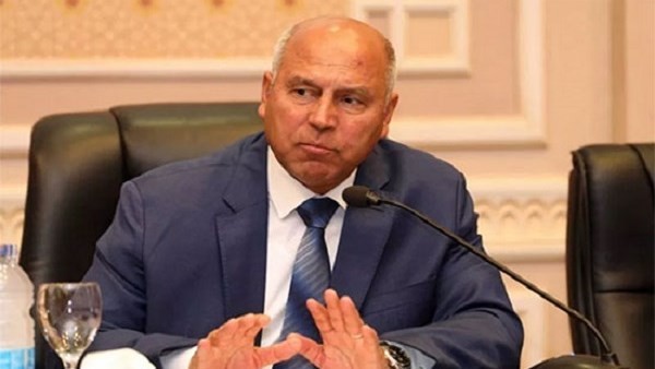 وزير النقل يكرم عامل المزلقان بطل حادث مزلقان السادات ببني سويف
