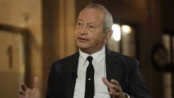 بعد رفضهم المغادرة، ساويرس يوجه رسالة لرجال الدين والرهبان بغزة