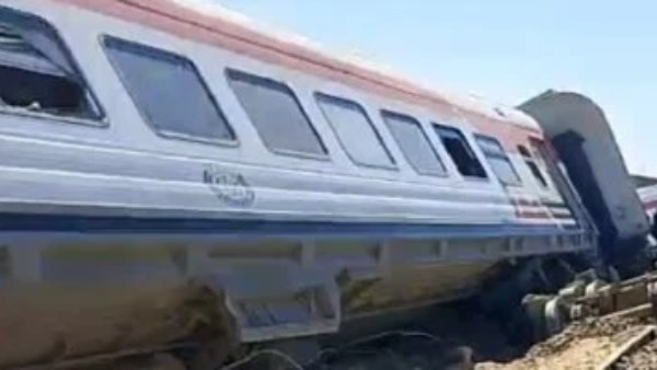 انقلاب عربة قطار غرب مدينة الضبعة وأنباء عن وجود وفيات ومصابين