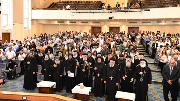 البابا تواضروس يلتقي خدام كنائس الخليج ويتأمل في حياة القديس أثناسيوس بمناسبة 1700 سنة على مجمع نيقية