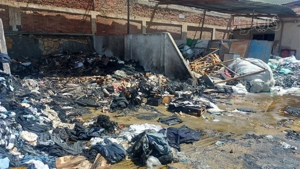 إخماد حريق في مصنع ملابس بالإسماعيلية (صور)