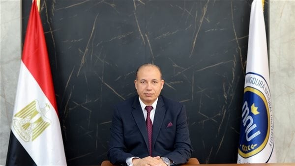 أول تعليق من رئيس جامعة المنصورة على منشور أستاذ الطب «اللي عايز الدح»