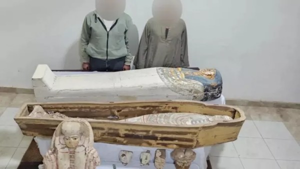 سر "اللقية المستخبية" وحكاية الكنز الغامض في حقل فلاح ببني سويف -صور