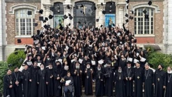 الكنيسة الأرثوذكسية تحتفل بالحاصلين على الثانوية العامة بـ "شمالي فرنسا"