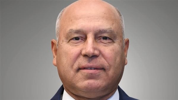النقل تنزع ملكية أراض وعقارات بالقاهرة لتوسعة الطريق الدائرى وبأسوان لإنشاء كوبري