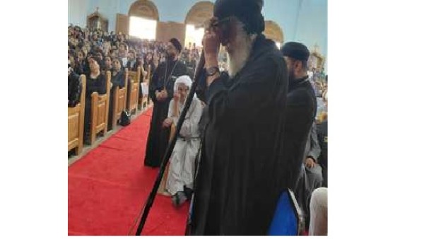 الأنبا جوارجيوس يترأس قداس الأربعين للخادمات الثلاثة اللواتي توفين في حادث ميكروباص من كنيسة العذراء وتادرس بداقوف