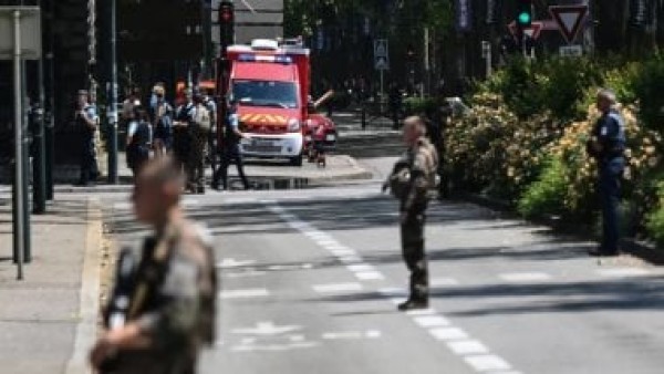 سقوط مصابين إثر هجوم بسكين فى منطقة أنتيب جنوبى فرنسا
