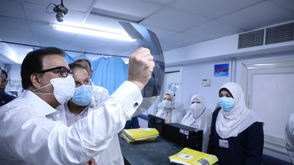 إقالات للقيادات وإحالة للنائب العام.. غضب وزير الصحة بعد إصابة مواطنين بالعمى في مستشفى 6 أكتوبر للتأمين الصحي