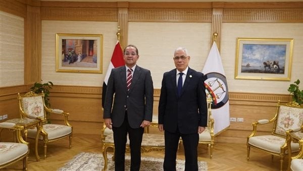 النيابة العامة تسلم 200 كيلو ذهب للبنك المركزي لدعم الاحتياطي النقدي