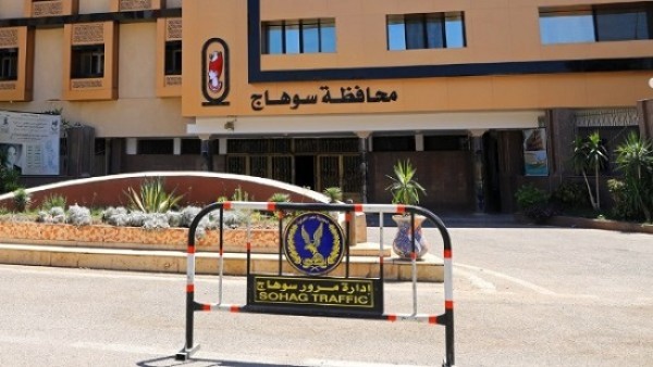 تعويض 20 ألف جنيه لمواطن بعد العثور على حشرات داخل زجاجات مشروبات غازية بسوهاج