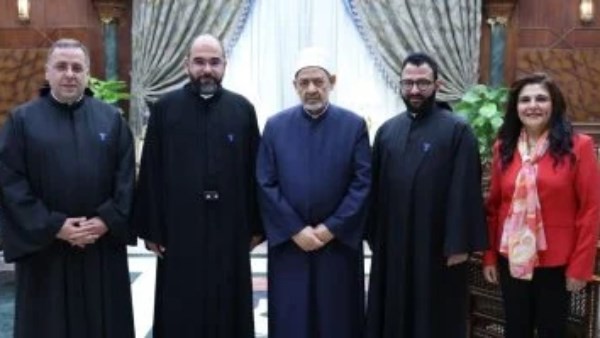 شيخ الأزهر يستقبل وفد من آباء الرهبانية المارونية بلبنان ويدعو لوقف العدوان على غزة