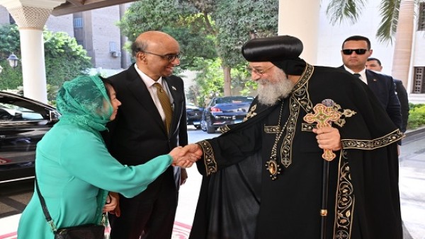 قداسة البابا تواضروس الثاني يستقبل السيد ثارمان شانموجار أتنام رئيس جمهورية سنغافورة