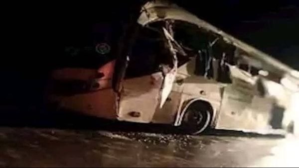 الصور الأولى لحادث انقلاب أتوبيس الأقصر ومصرع وإصابة العشرات