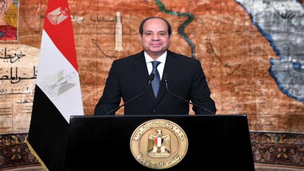 السيسي يوجه بدراسة التماس العفو عن علاء عبدالفتاح وآخرين
