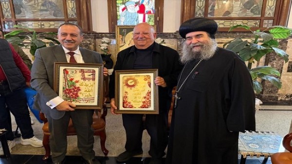 الأنبا يوأنس يستقبل محافظ أسيوط ورجل الأعمال منير غبور في دير العذراء درنكه