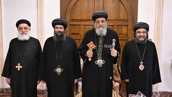 البابا تواضروس يلتقي أسقفي العموم ووكيل البطريركية في الإسكندرية