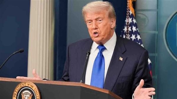 ترامب يفرض رسوما جمركية بنسبة 25 % على الدول المتعاملة مع إيران