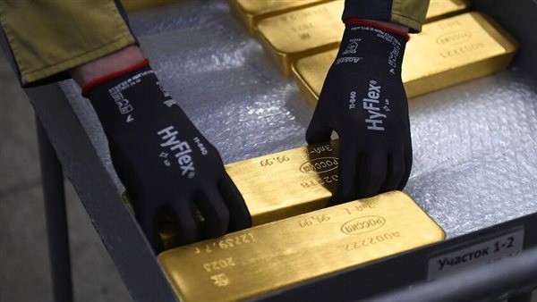 الذهب يتراجع بعد يوم من اجتيازه مستوى قياسيا عند 4600 دولار