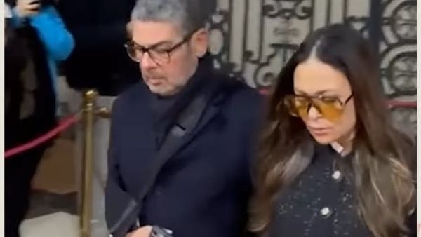 محمد هنيدي وداليا البحيري أبرز الحضور في عزاء والدة هاني رمزي بكنيسة أبي سيفين| بث مباشر