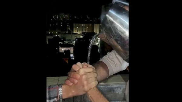 الصحة تحذّر بشدة من تحديات سكب السوائل الساخنة المنتشرة على منصات التواصل الاجتماعي