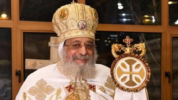 شعب إيبارشية طما يعرب عن فرحته بسلامة وصول البابا تواضروس إلى مصر ويُتمنى له كامل الشفاء