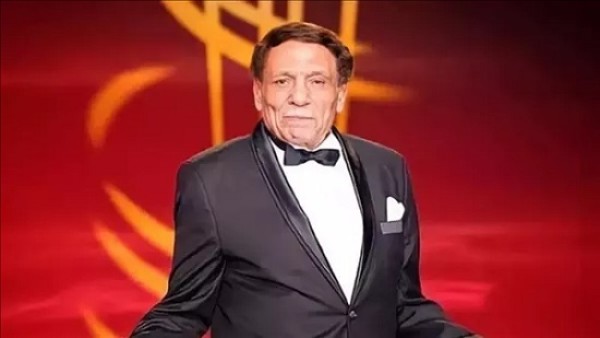 حقيقة نقل عادل إمام إلى المستشفى.. نقيب المهن التمثيلية يوضح