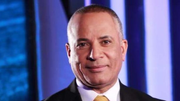 أحمد موسى: الضغوط علينا كبيرة واللي هيقرب هيشوف الوش التاني| فيديو