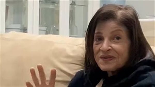 عائشة الكيلاني تكسر عزلة السنوات وتعود من بوابة "تيك توك"