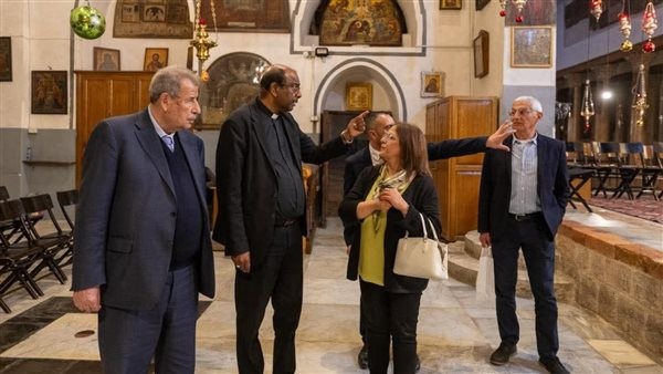 جولة دولية في بيت لحم لدعم الوجود المسيحي الفلسطيني.. رمزي خوري يرافق أمين عام "الكنائس العالمي" في زيارة ميدانية للمقدسات والمؤسسات المحلية