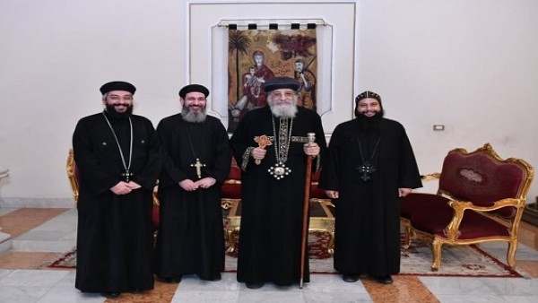 البابا تواضروس الثاني يستقبل وفد العائلة الأرثوذكسية عقب زيارتهم للڤاتيكان