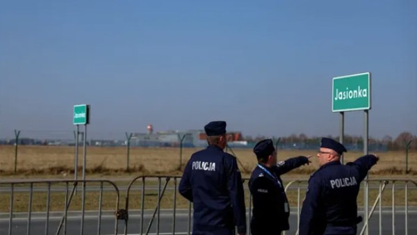 إدارة الطيران الأمريكية: إغلاق مطارين في بولندا جراء نشاط عسكري