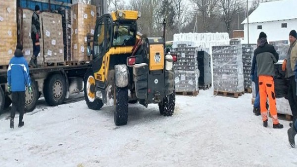 الفاتيكان يرسل شاحنات مساعدات إلى أوكرانيا للتخفيف من معاناة السكان في ظل البرد القارس