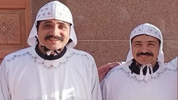 أسقف طما يهنئ الراهب بيمن والراهب نوفير الشنودي برهبنتهما بدير الأنبا شنودة رئيس المتوحدين بسوهاج