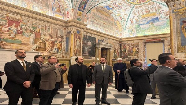 الوفد العراقي يزور مكتبة الفاتيكان الرسولية على هامش أعمال المؤتمر الرابع للجنة الحوار الدائمة