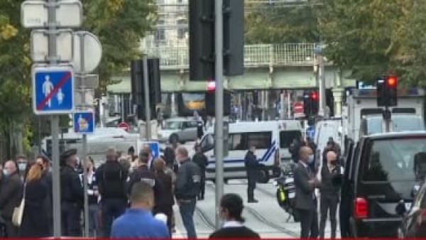 إصابة 6 أشخاص فى انفجار قنبلة يدوية داخل صالون تجميل جنوب شرق فرنسا.. فيديو