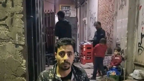 كيلو دهب في القمامة.. شنودة يعثر على مشغولات ذهبية ويعيدها لأصحابها: "عندي 3 أطفال من ذوي الإعاقة ومقدرش أقبل عليهم حاجة حرام"